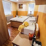 Apartment Lux Living Budic Near Terme Catez