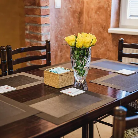 Lux Living Budic Near Terme Catez *
