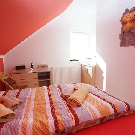 Lux Living Budic Near Terme Catez *