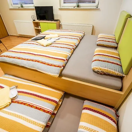 Lux Living Budic Near Terme Catez